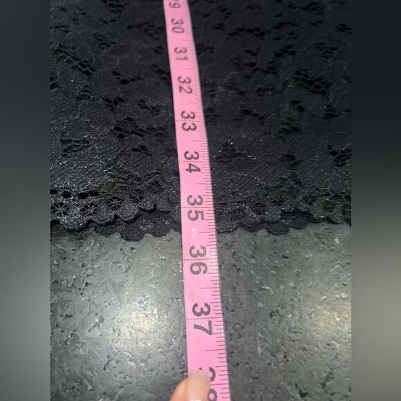 UEC LILLY PULITZER BLACK LACE SCALLOPED HEM DRESS SZ 10 - Picture 10 of 10